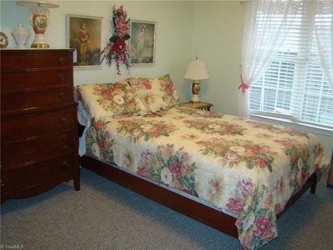 413 Northbridge Dr, High Point, NC 27265 photo 9
