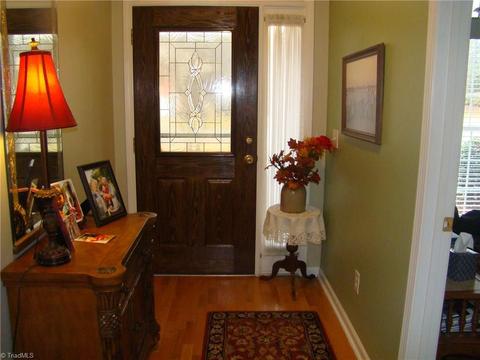 413 Northbridge Dr, High Point, NC 27265 photo 2