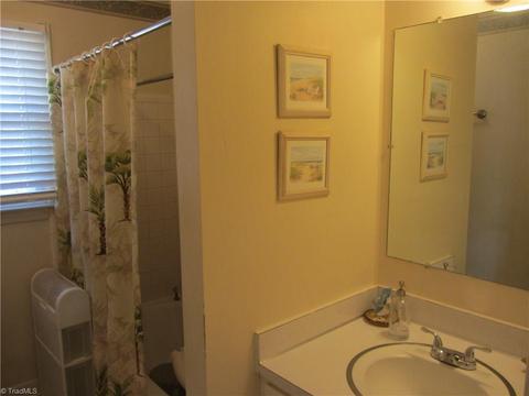 302 S 3rd Ave, Mayodan, NC 27027 photo 10