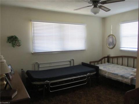 302 S 3rd Ave, Mayodan, NC 27027 photo 9