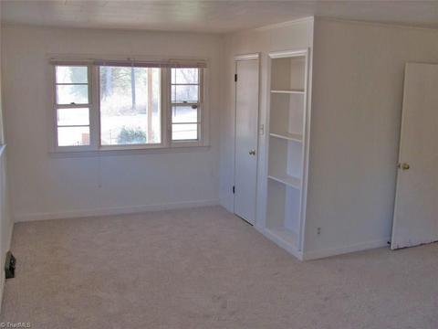 606 N 3rd Ave, Mayodan, NC 27027 photo 15