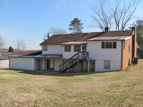 606 N 3rd Ave, Mayodan, NC 27027 photo 22