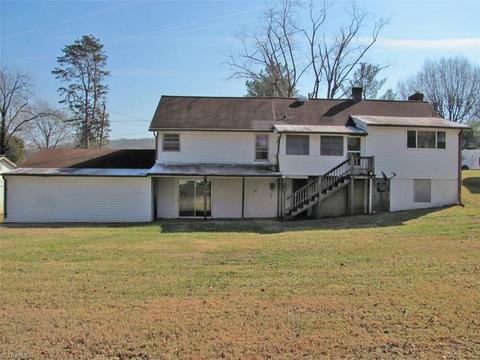 606 N 3rd Ave, Mayodan, NC 27027 photo 21