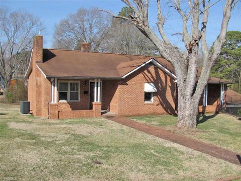 606 N 3rd Ave, Mayodan, NC 27027 photo 2