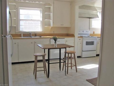 606 N 3rd Ave, Mayodan, NC 27027 photo 7