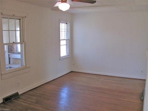 606 N 3rd Ave, Mayodan, NC 27027 photo 11