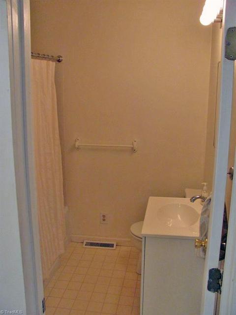 606 N 3rd Ave, Mayodan, NC 27027 photo 12