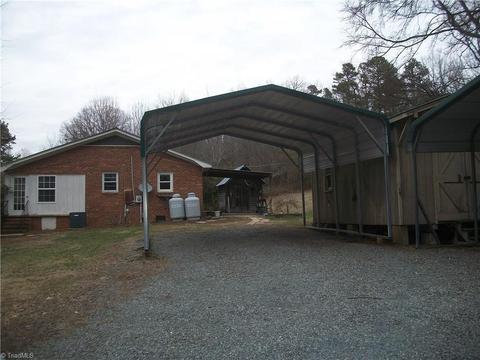 448 Broad St, Denton, NC 27239 photo 5