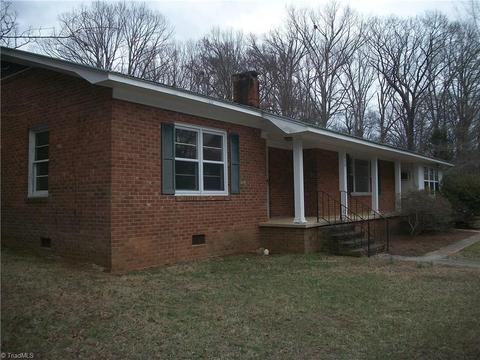 448 Broad St, Denton, NC 27239 photo 3