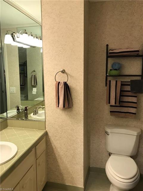 1131 Gatehouse Rd, High Point, NC 27262 photo 14