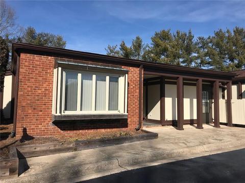 1131 Gatehouse Rd, High Point, NC 27262 photo 1