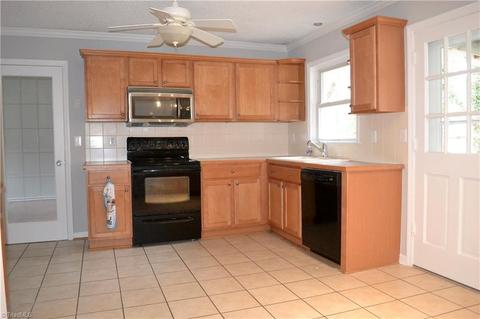 429 Willow Rd, Salisbury, NC 28147 photo 2