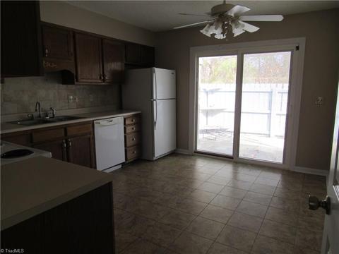 1420 Bailey Cir, High Point, NC 27262 photo 4