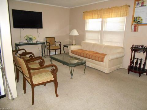 505 N 3rd Ave, Mayodan, NC 27027 photo 3