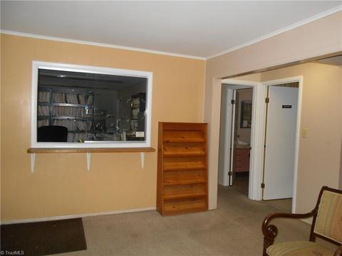 505 N 3rd Ave, Mayodan, NC 27027 photo 14
