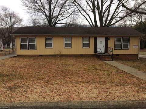 505 N 3rd Ave, Mayodan, NC 27027 photo 1