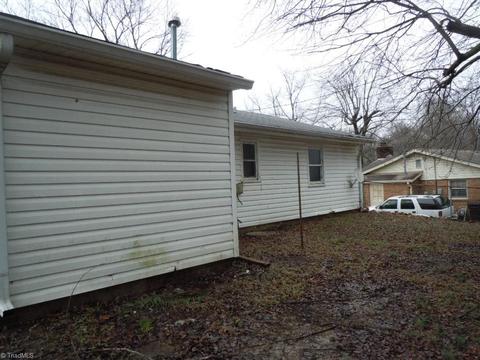 806 Ernest Ct, High Point, NC 27263 photo 2