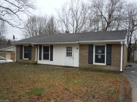 806 Ernest Ct, High Point, NC 27263 photo 1
