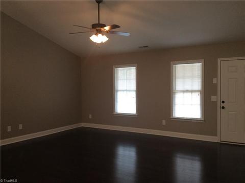 2255 Regency Dr, Randleman, NC 27317 photo 4