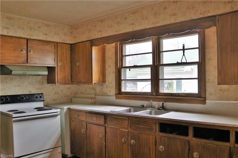 106 Chase Ave, High Point, NC 27260 photo 7