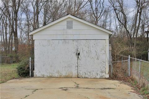 106 Chase Ave, High Point, NC 27260 photo 4