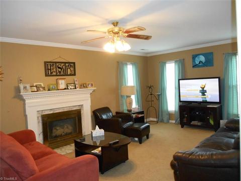 3311 Timberwolf Ave, High Point, NC 27265 photo 2