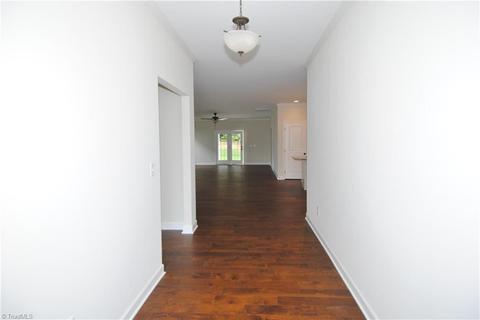 501 Rollingbrook Ct, Clemmons, NC 27012 photo 4