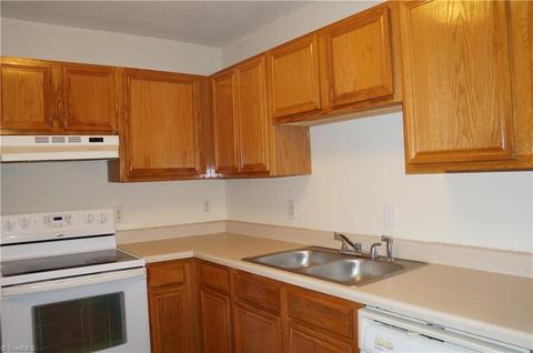 624 Paramount St, High Point, NC 27260 photo 7
