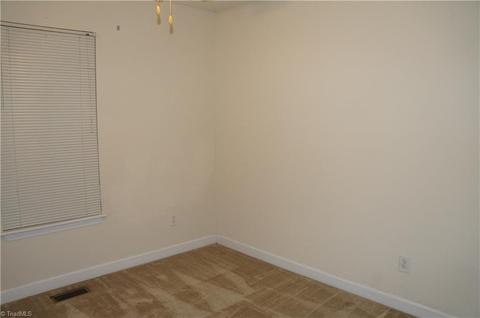 624 Paramount St, High Point, NC 27260 photo 16