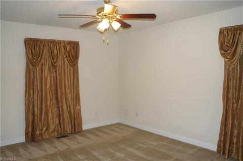 624 Paramount St, High Point, NC 27260 photo 9