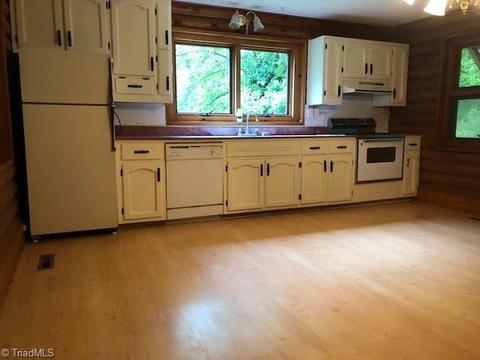 179 Farmbrook Rd, Mount Airy, NC 27030 photo 2