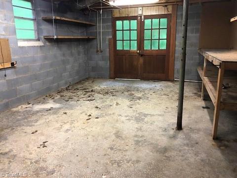 179 Farmbrook Rd, Mount Airy, NC 27030 photo 9