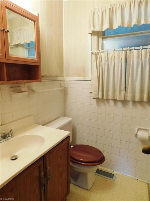 1606 Cook St, High Point, NC 27262 photo 5