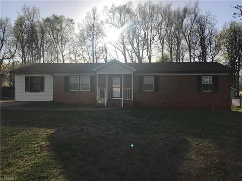 4041 Cresent Ave, Trinity, NC 27370 photo 1