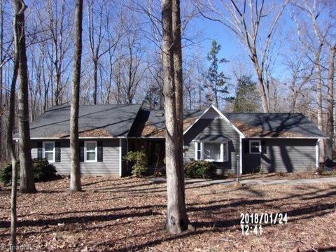 4013 Creekview Dr, Trinity, NC 27370 photo 1