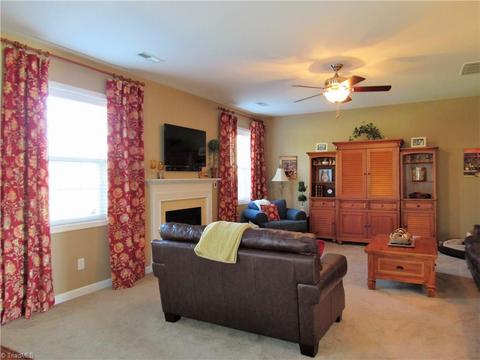 4609 River Valley Rd, High Point, NC 27265 photo 2