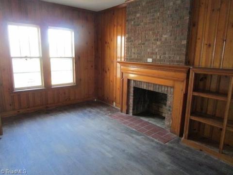 818 Circle Dr, High Point, NC 27262 photo 2
