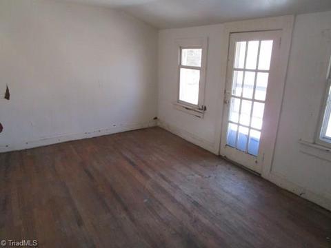 818 Circle Dr, High Point, NC 27262 photo 6