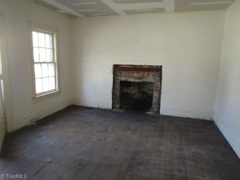 818 Circle Dr, High Point, NC 27262 photo 5