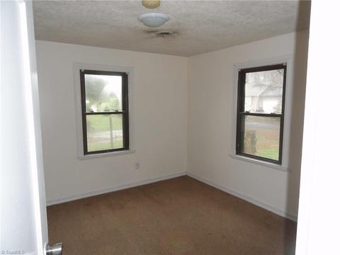 137 Easter Cir, Lexington, NC 27295 photo 4