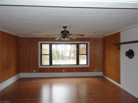 137 Easter Cir, Lexington, NC 27295 photo 2