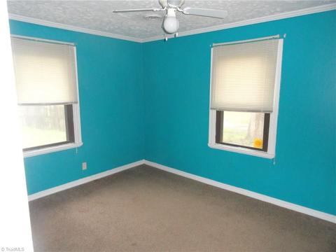 137 Easter Cir, Lexington, NC 27295 photo 5