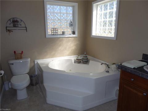 2252 Ross Wood Rd, Trinity, NC 27370 photo 17