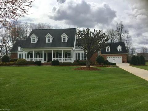 7149 Bridlewood Dr, Trinity, NC 27370 photo 1