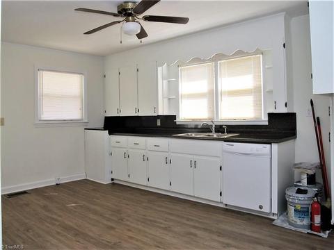 805 Arthur Ave, High Point, NC 27263 photo 4