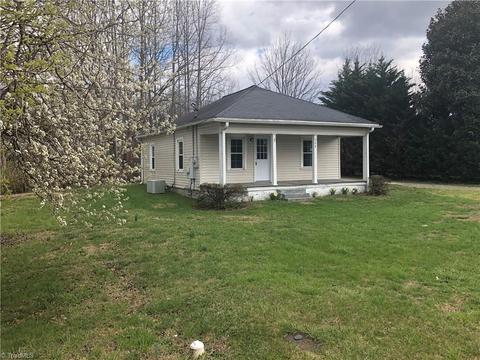208 Carson Rd, Pilot Mountain, NC 27041 photo 1