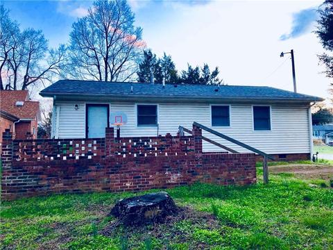 1419 Hampstead Dr, High Point, NC 27260 photo 2