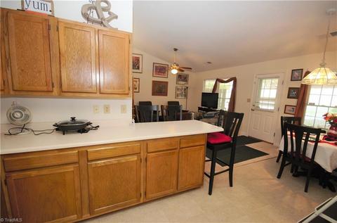 516 Smith St, Eden, NC 27288 photo 10