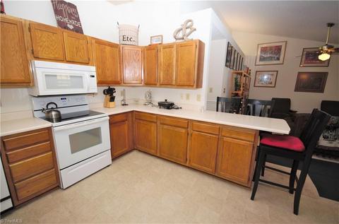 516 Smith St, Eden, NC 27288 photo 9