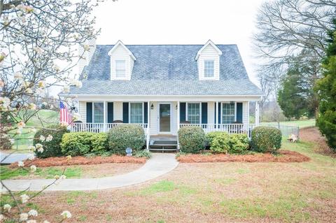 565 Central Rd, Clemmons, NC 27012 photo 1